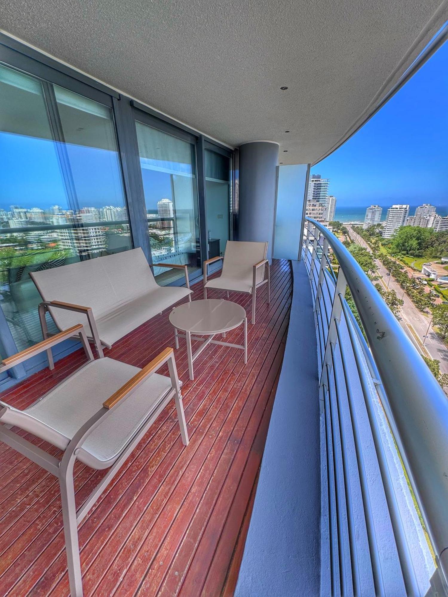 Apartamentos Torre Tressesenta Punta del Este Exterior photo