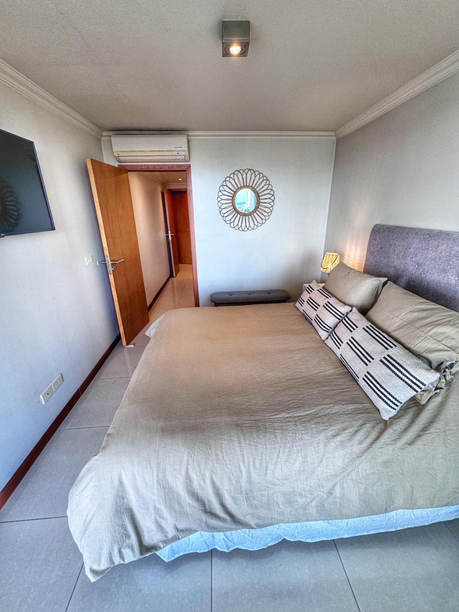 Apartamentos Torre Tressesenta Punta del Este Room photo