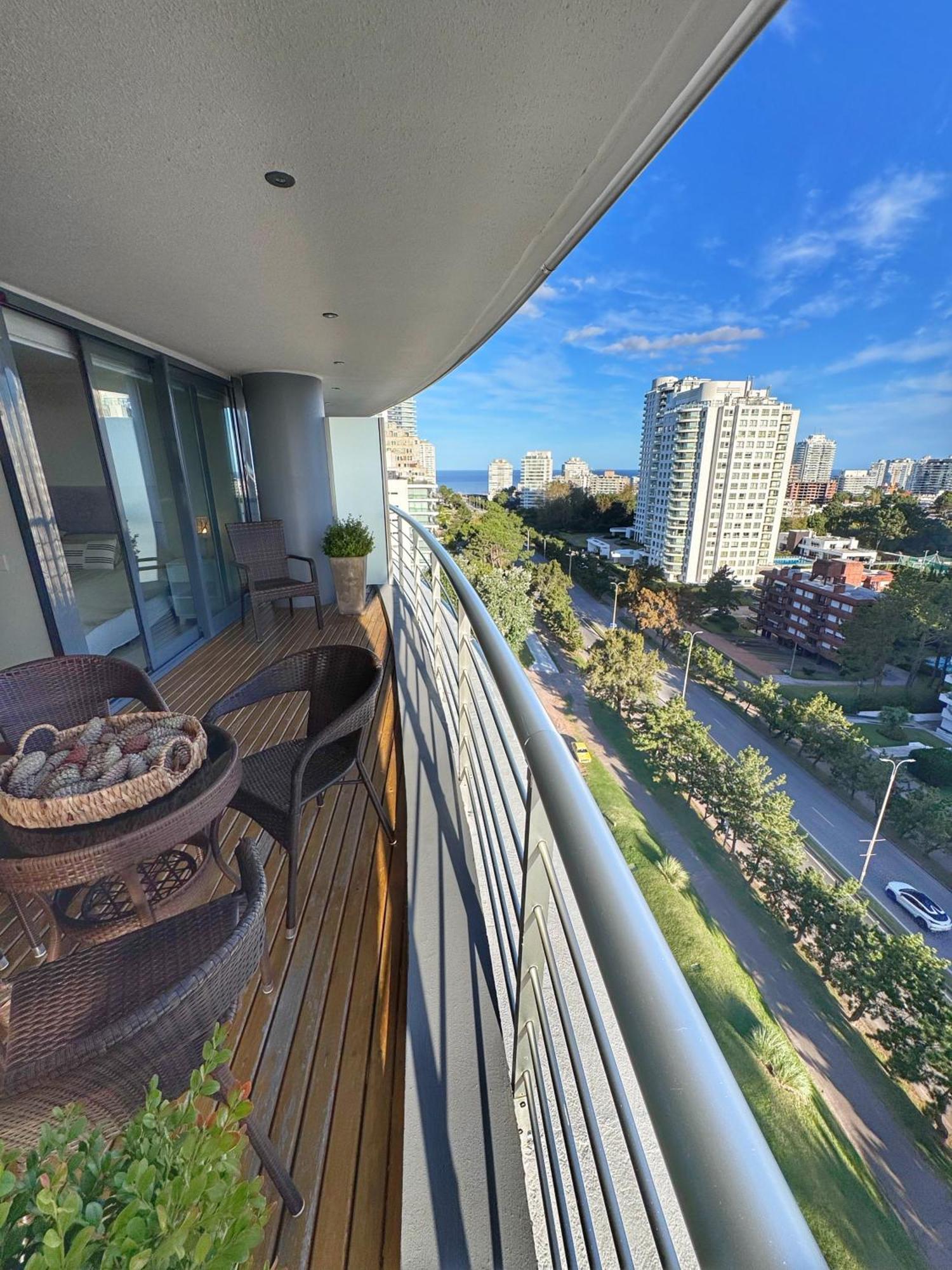 Apartamentos Torre Tressesenta Punta del Este Room photo