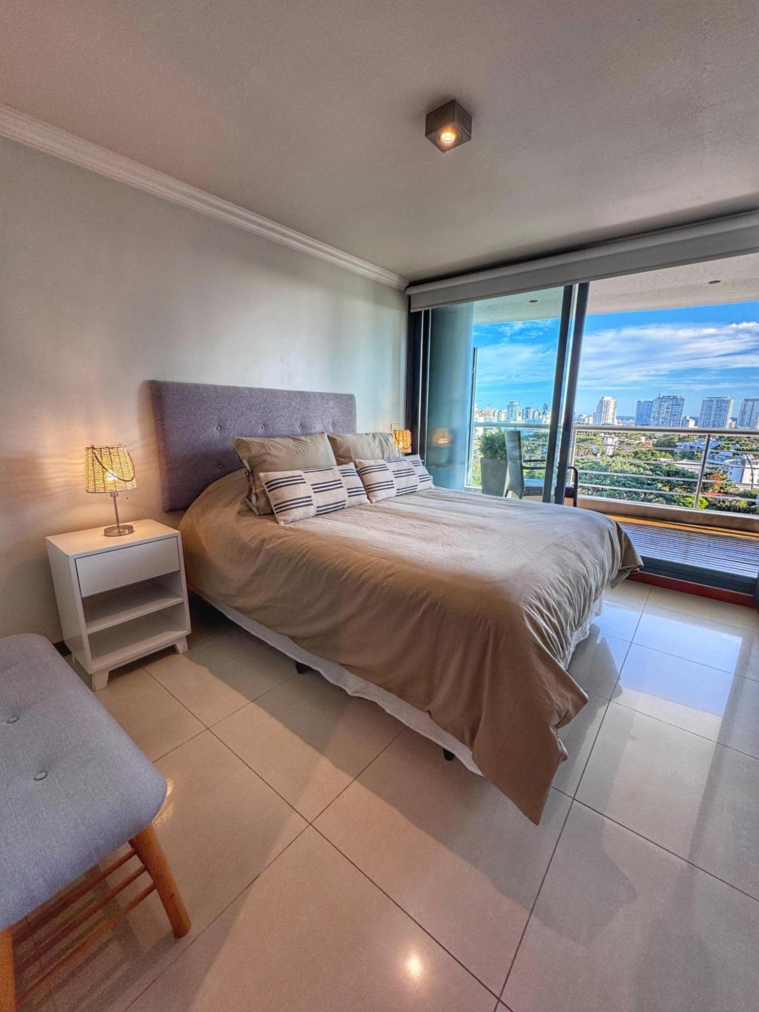Apartamentos Torre Tressesenta Punta del Este Room photo