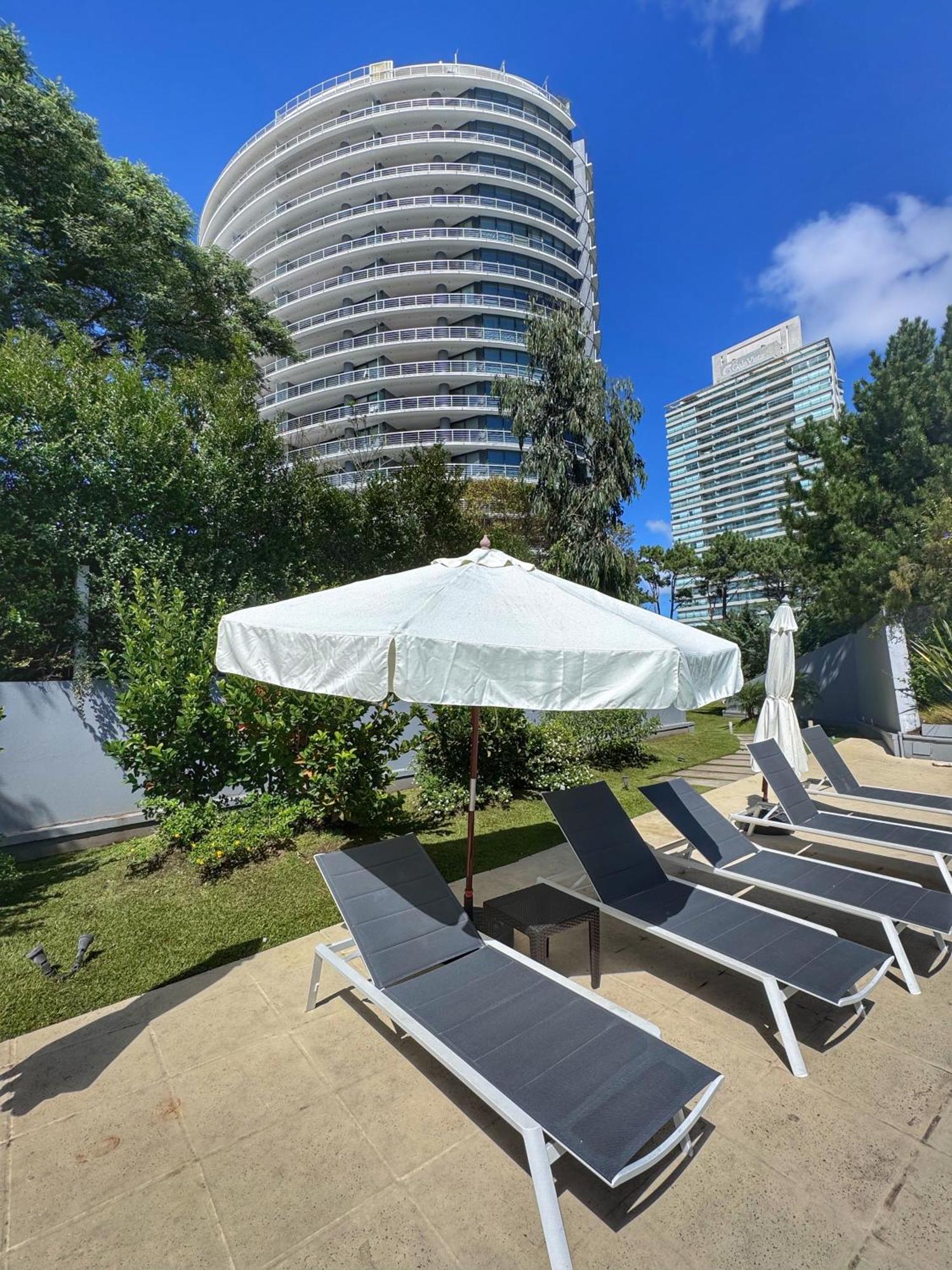 Apartamentos Torre Tressesenta Punta del Este Exterior photo