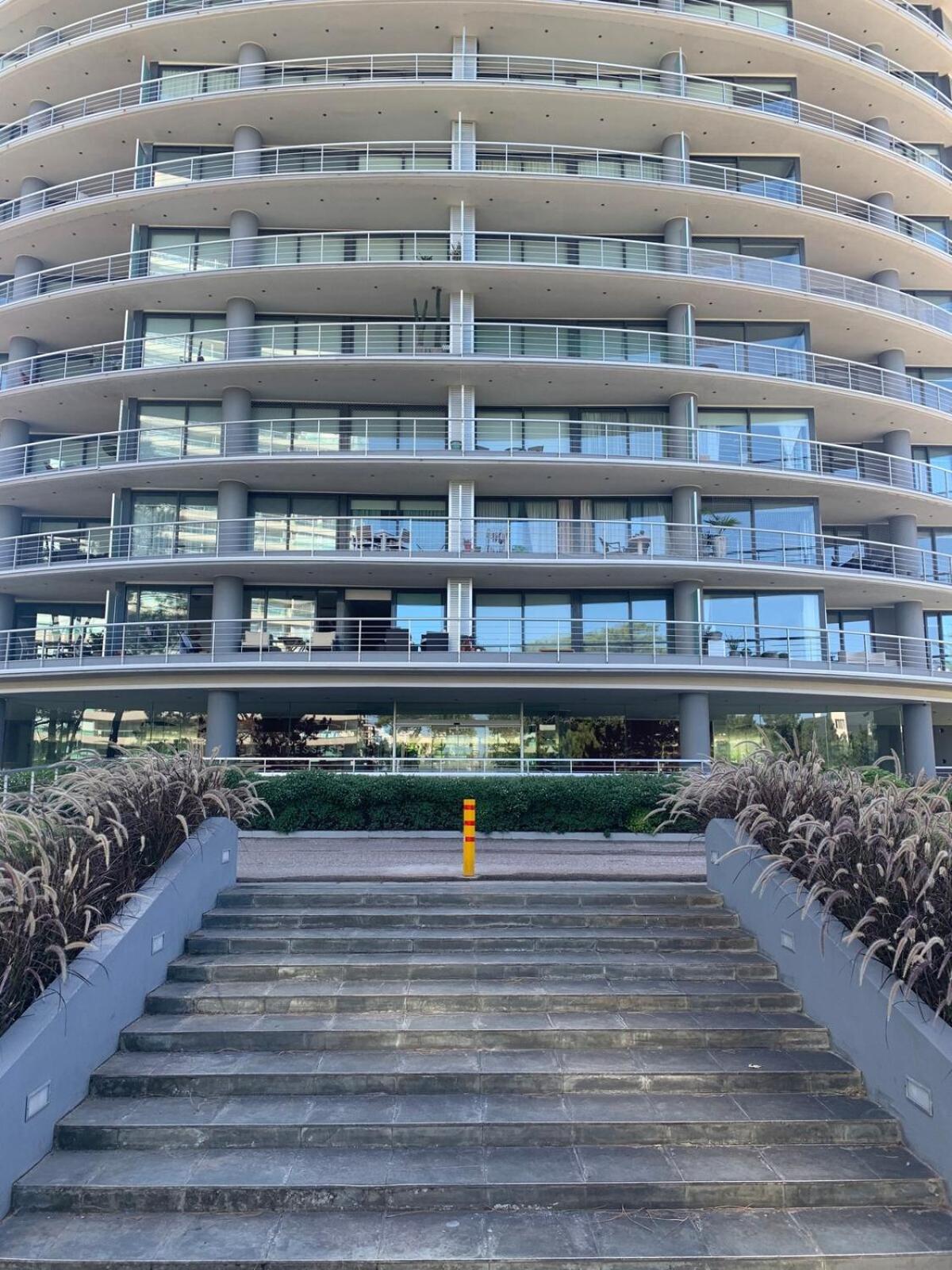 Apartamentos Torre Tressesenta Punta del Este Exterior photo
