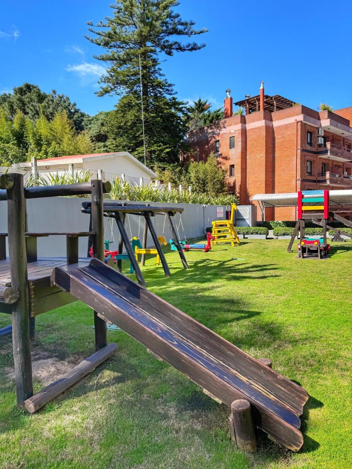 Apartamentos Torre Tressesenta Punta del Este Exterior photo
